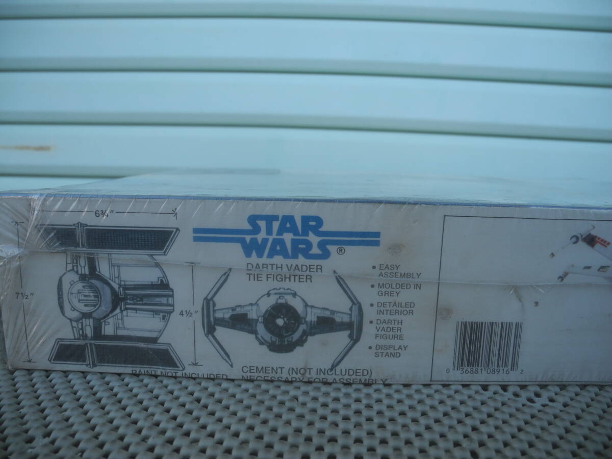ڿ̤ۥ  ץǥ MPC Darth Vader TIE Fighter kit_6